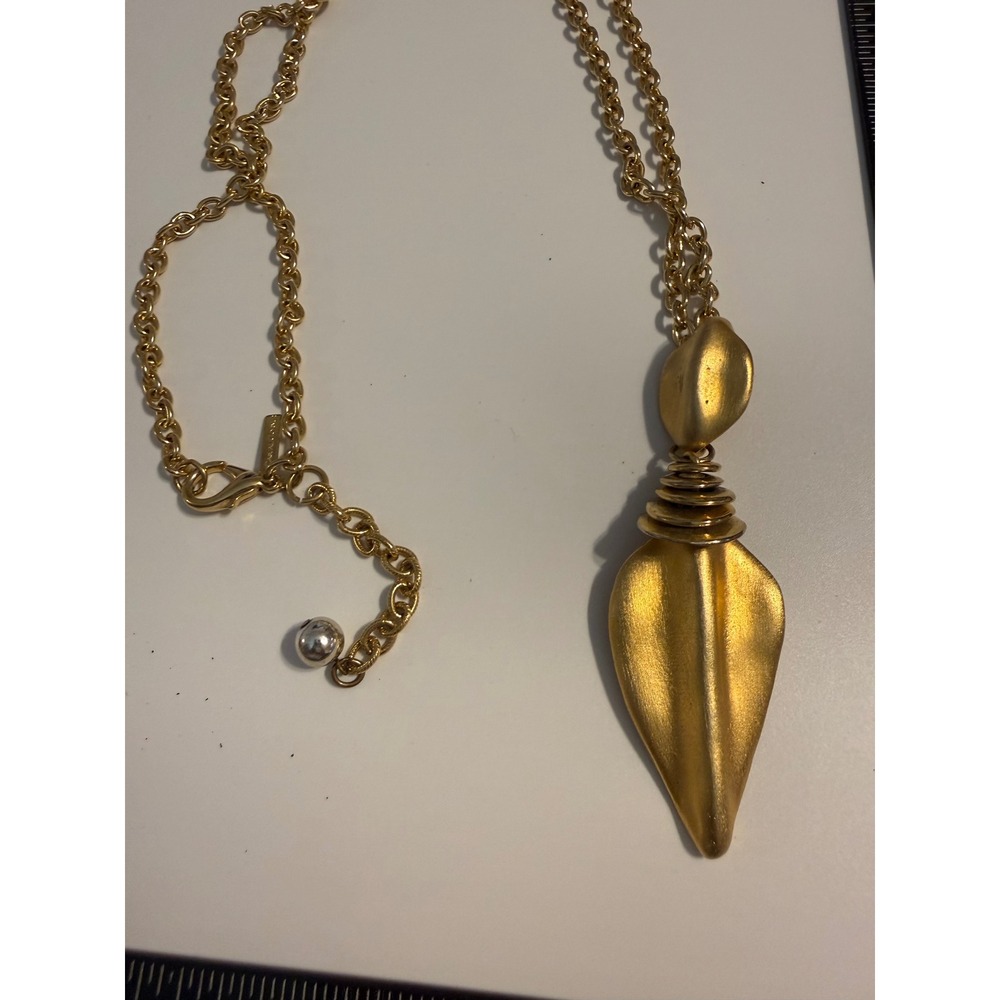 Casual Corner Vintage Gold Tone Sculptural Leaf Pendant Statement Necklace 21"